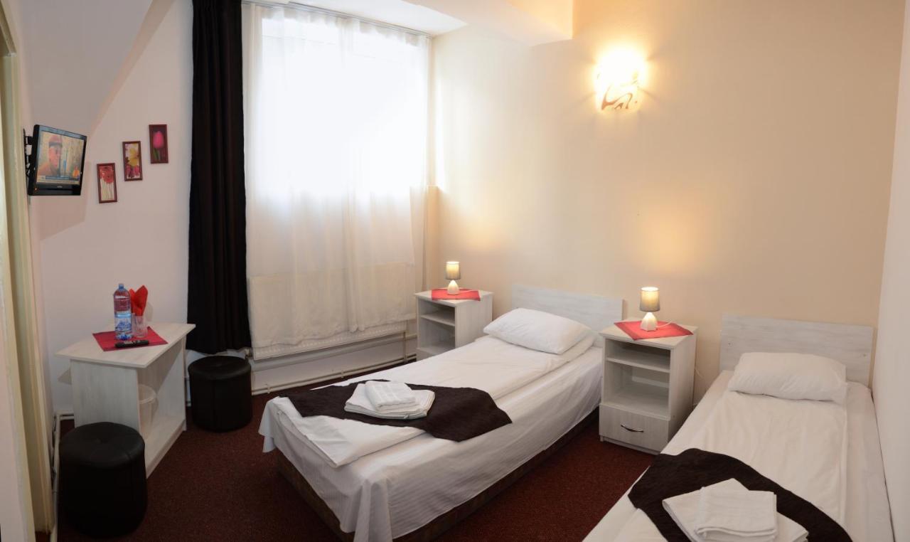 Pensiunea Happy Inn Vatra Dornei Ngoại thất bức ảnh