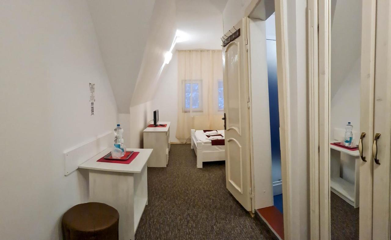 Pensiunea Happy Inn Vatra Dornei Ngoại thất bức ảnh