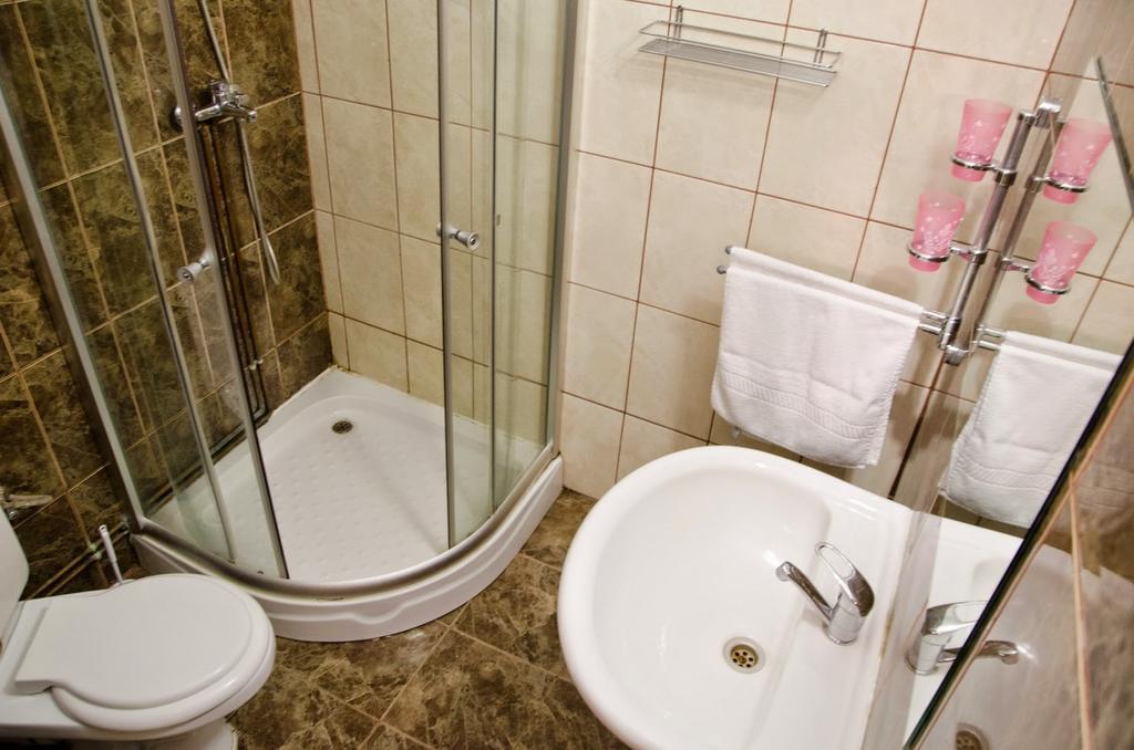 Pensiunea Happy Inn Vatra Dornei Phòng bức ảnh